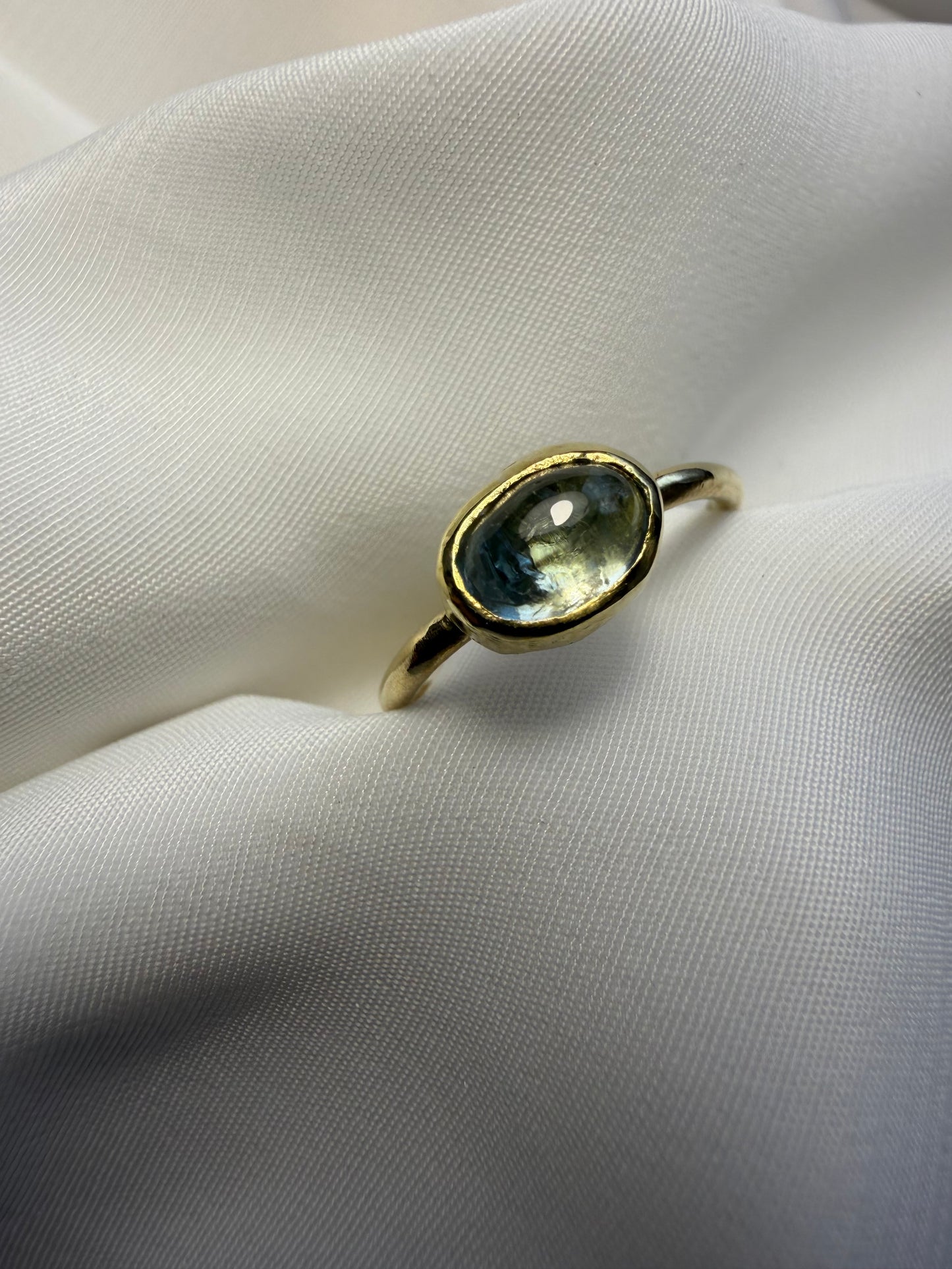 Anello con acquamarina