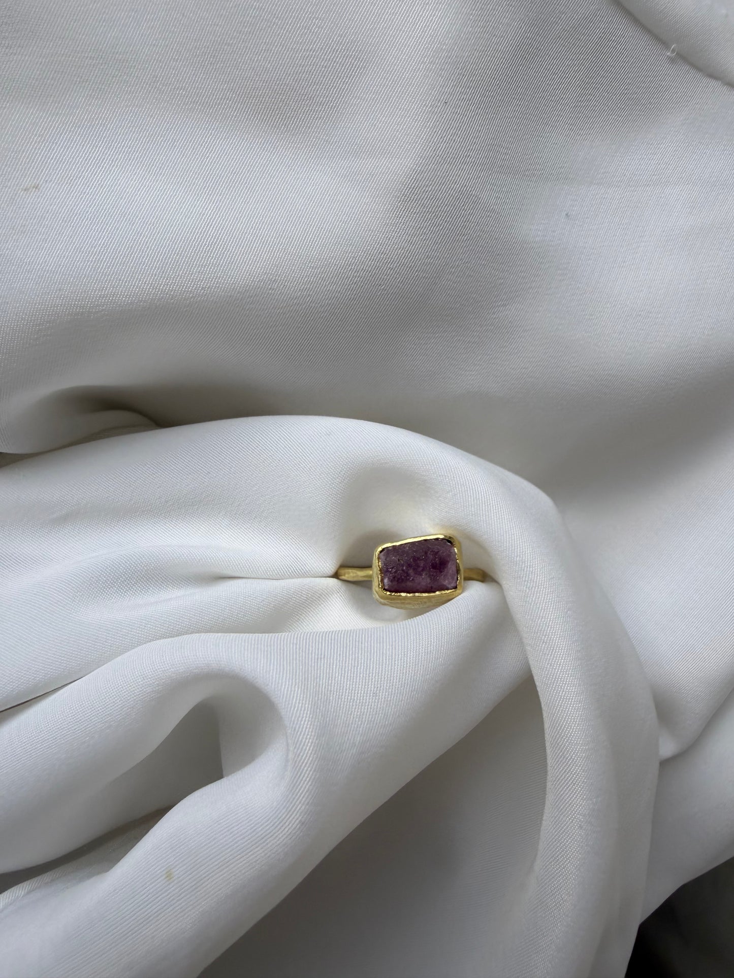 Anello Cosmo - Rubino grezzo