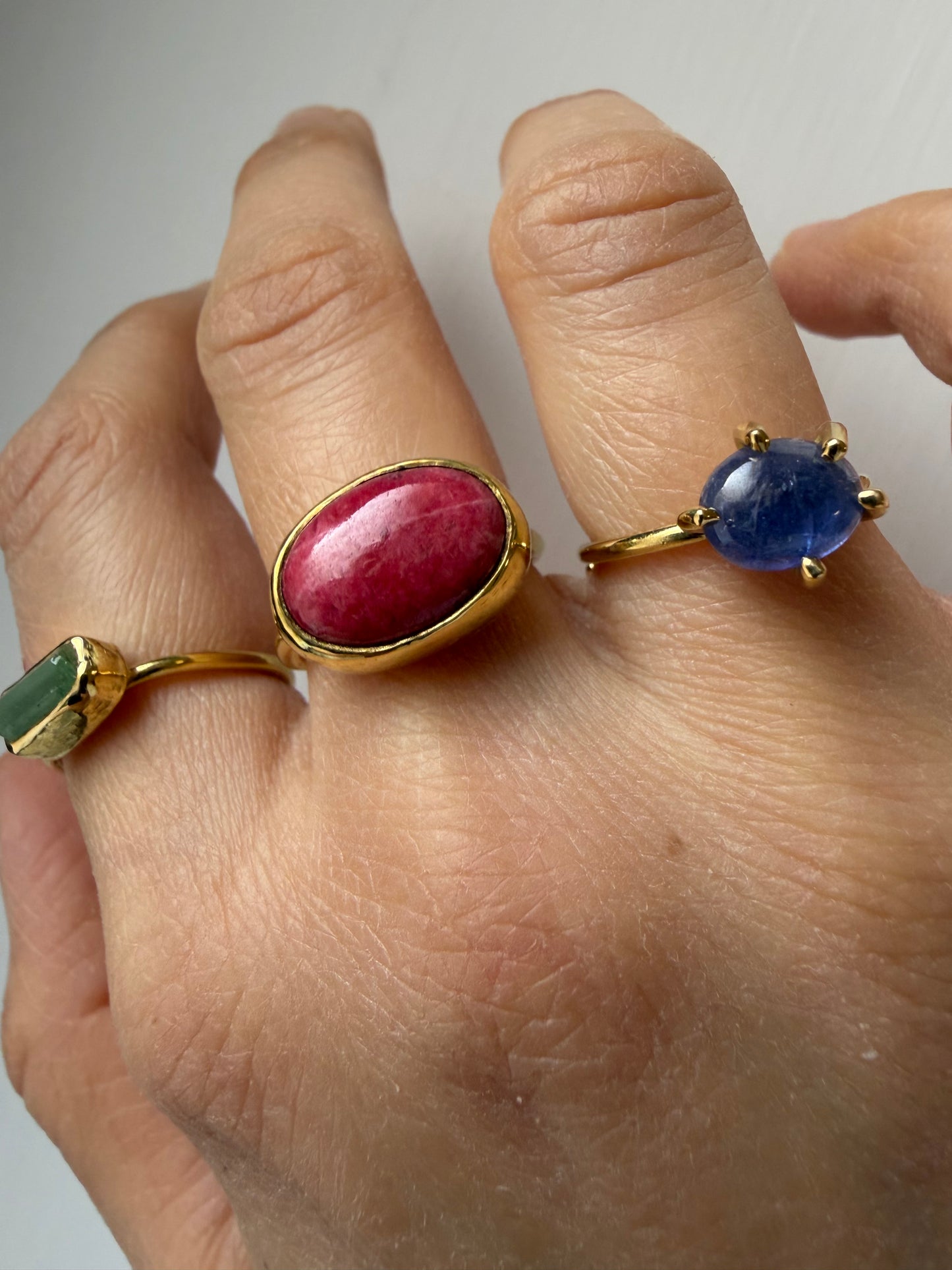 Anello con griffe - Tanzanite