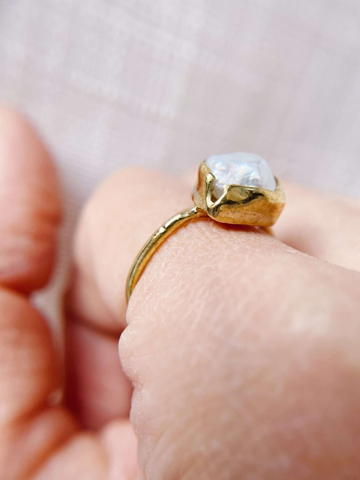 Anello cosmo irregolare - perla