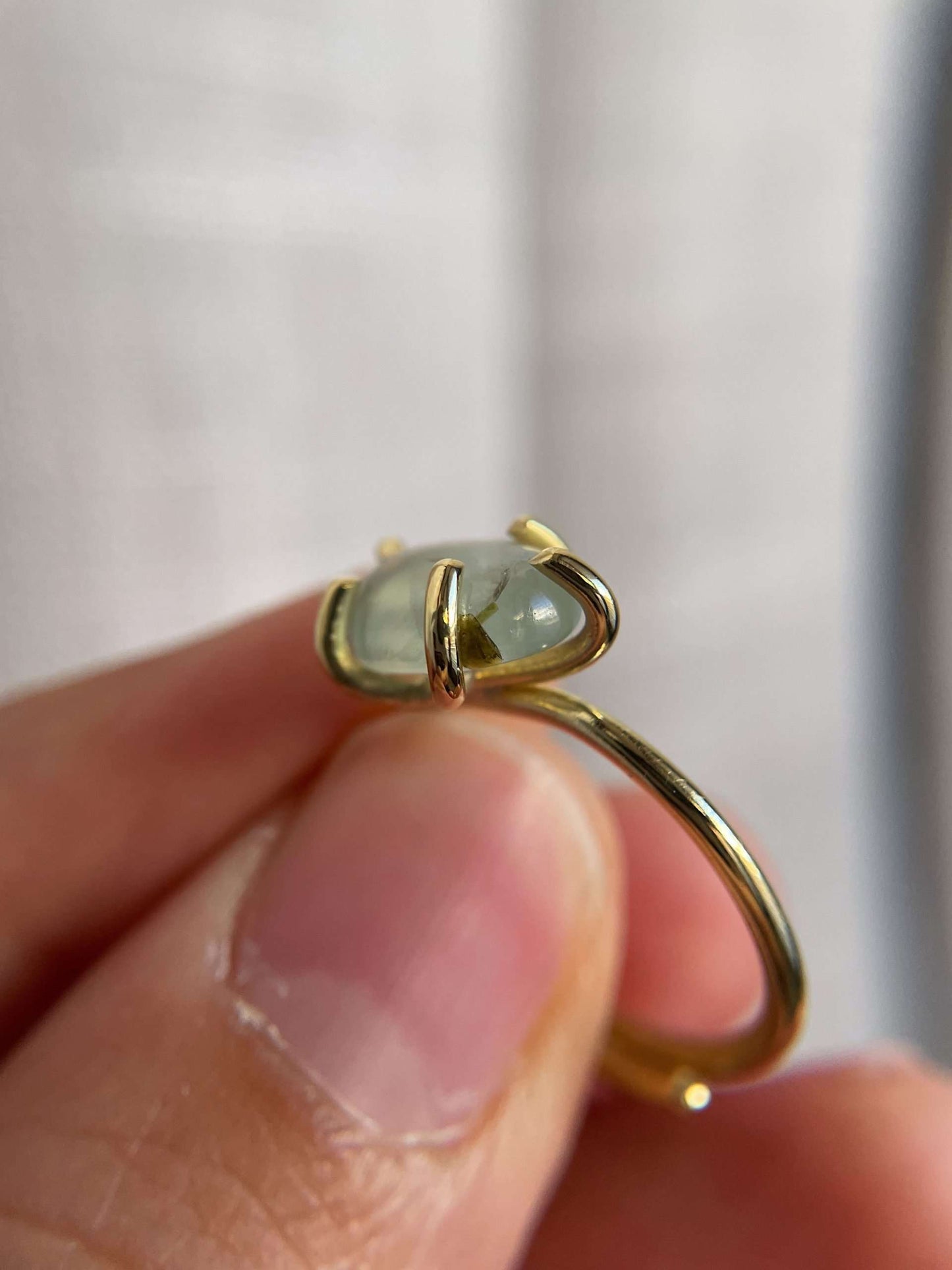 Anello con griffe - Phrenite