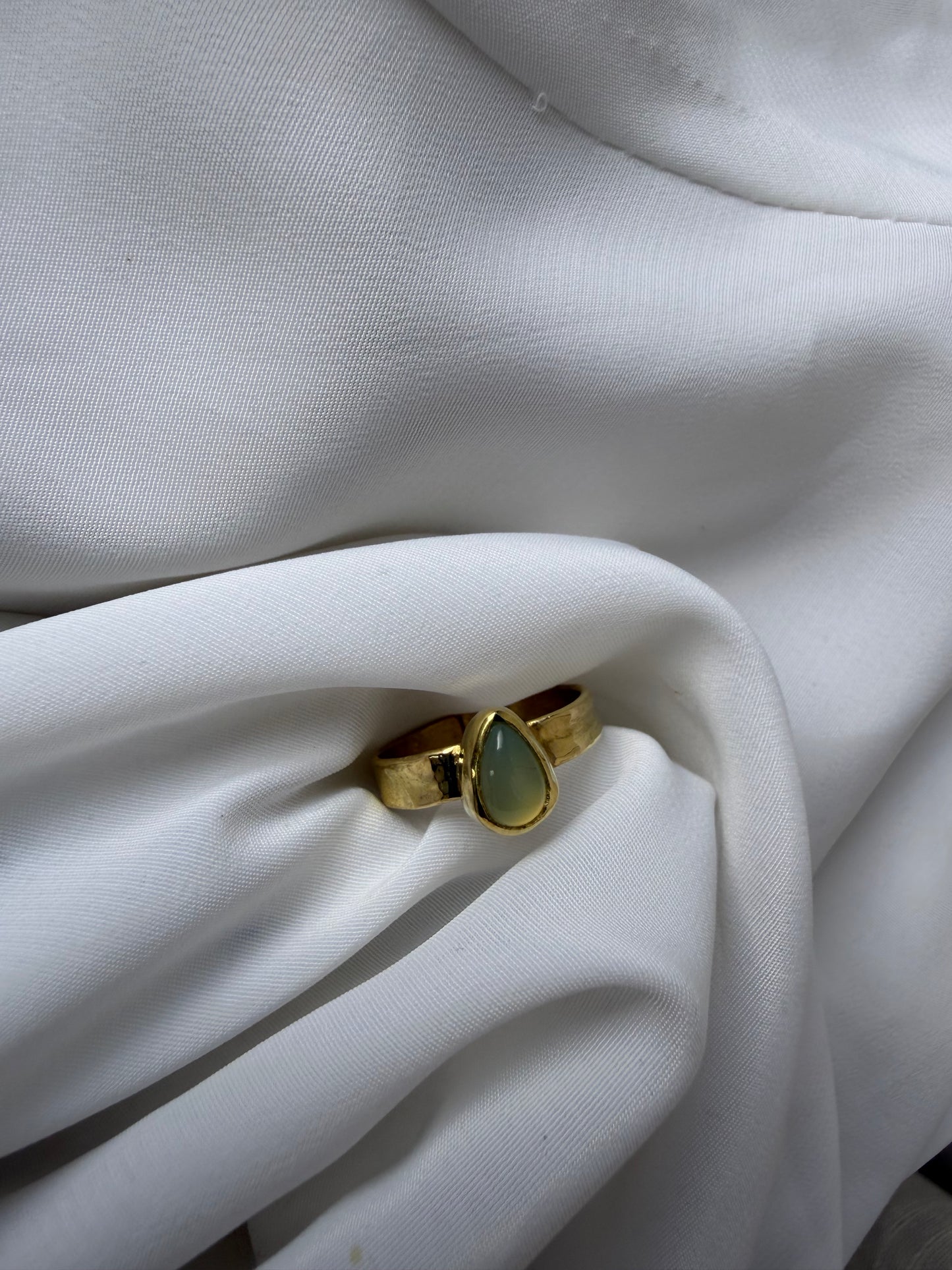 Anello a goccia - Calcedonio