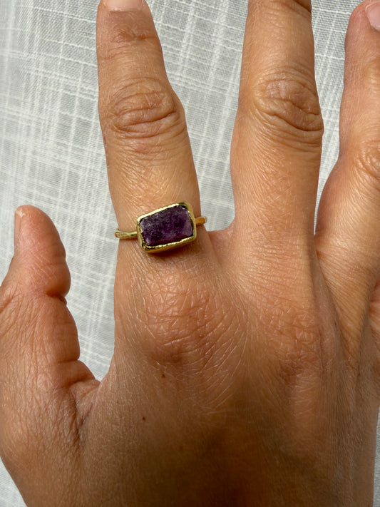 Anello Cosmo - Rubino grezzo