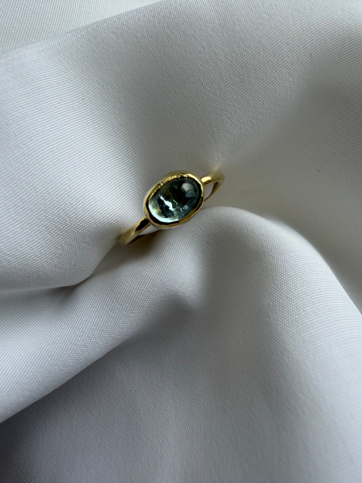 Anello con acquamarina