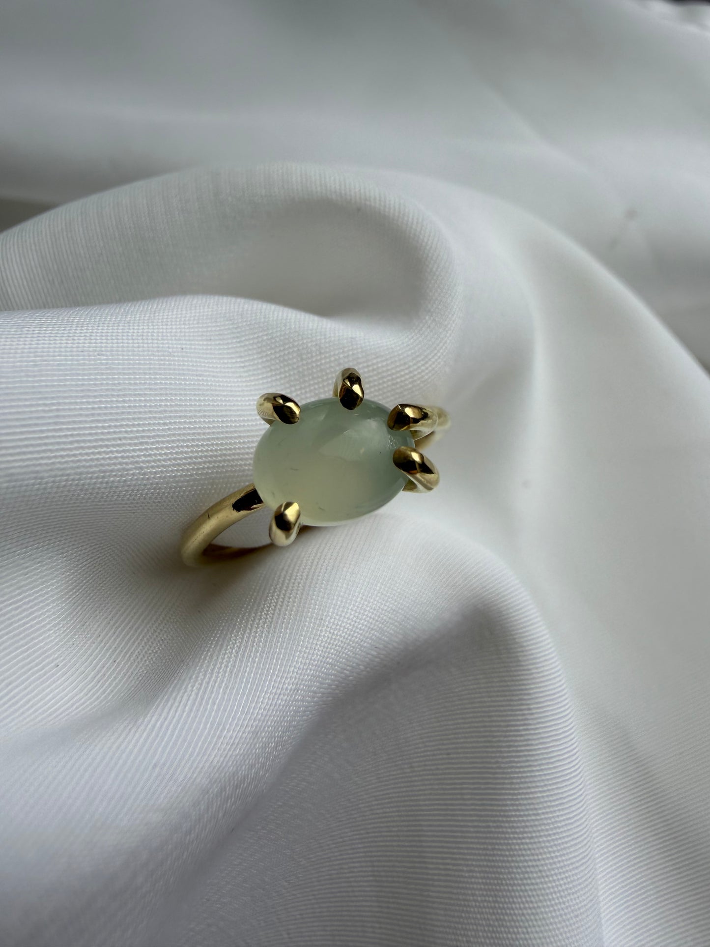Anello con griffe - Calcedonio