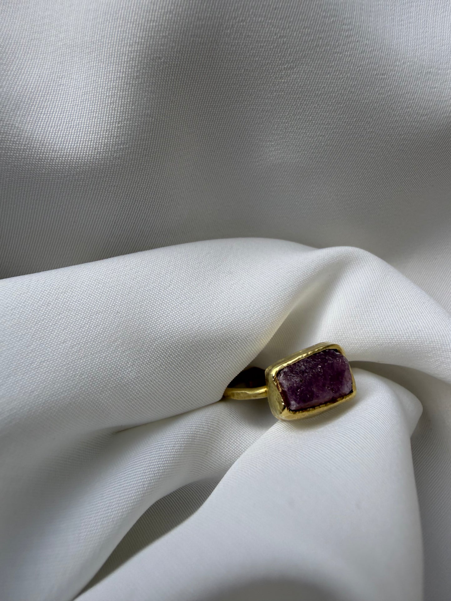 Anello Cosmo - Rubino grezzo