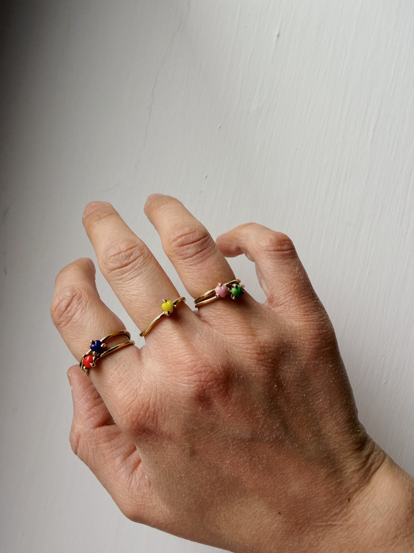 Anello minicuore colorato