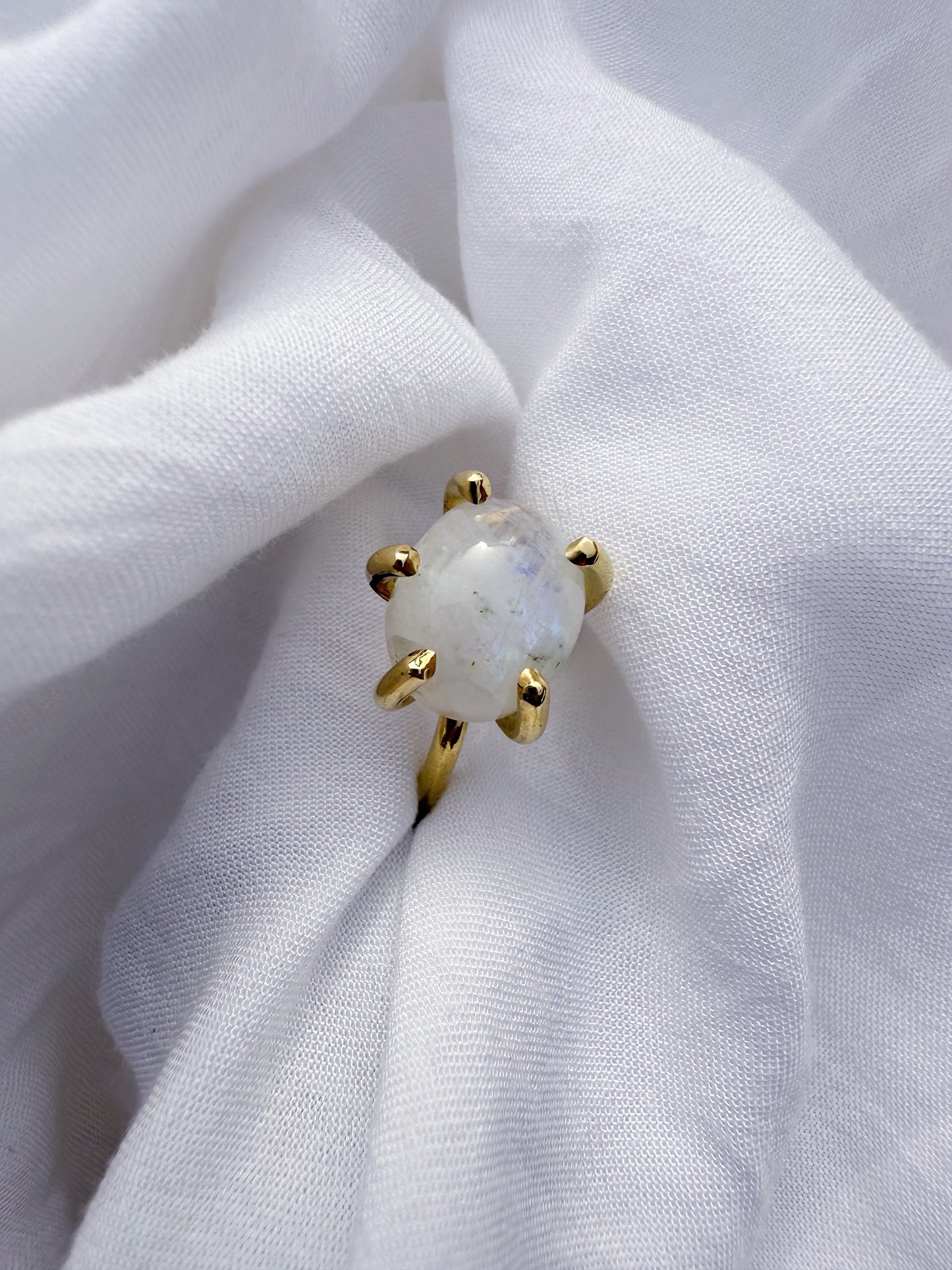 Anello con griffe- Labradorite bianca