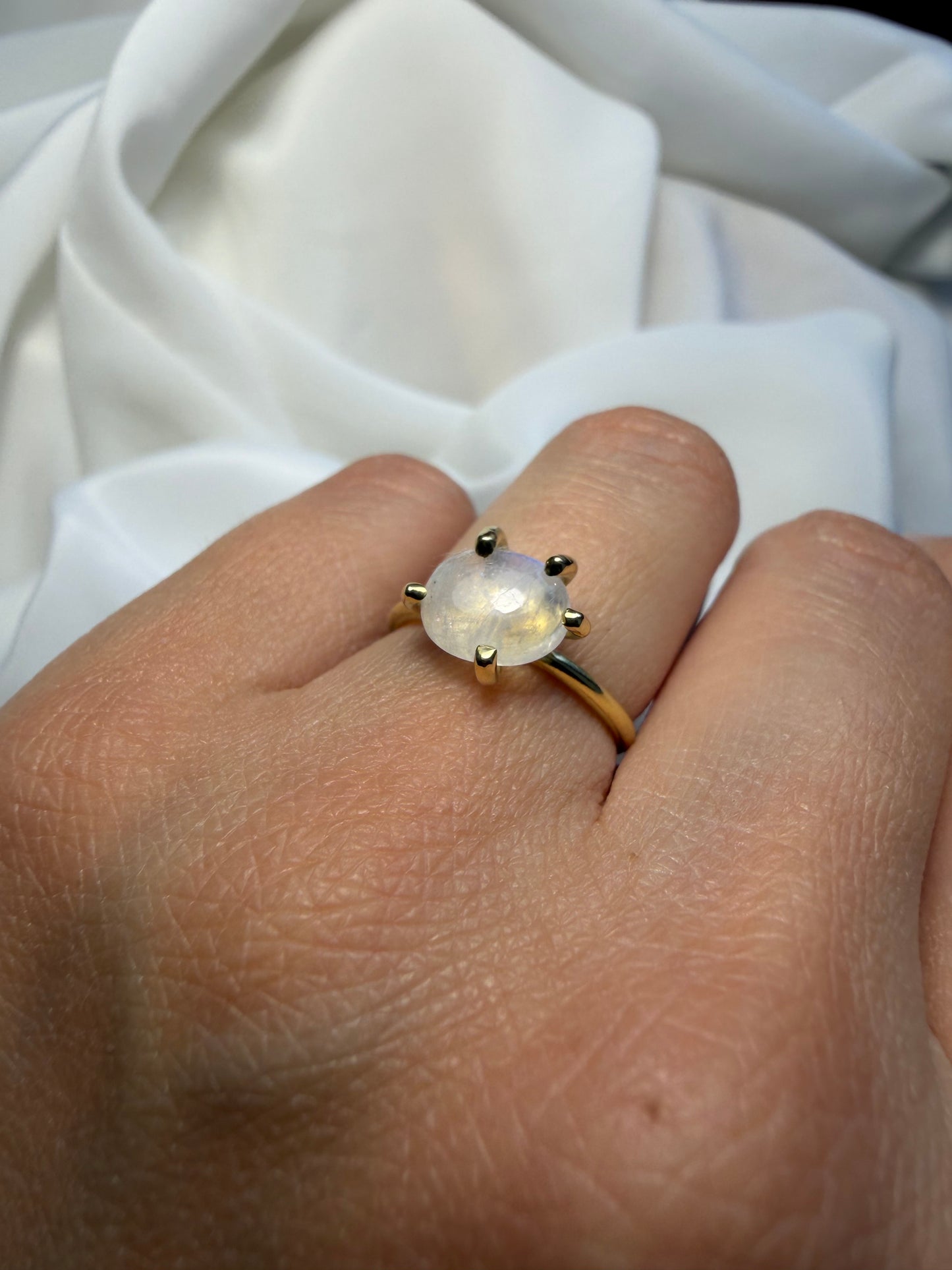 Anello con griffe - Labradorite bianca