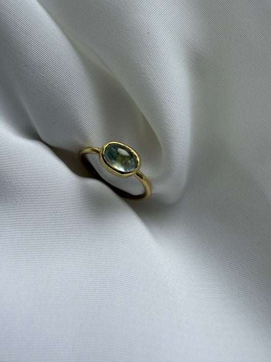 Anello con acquamarina