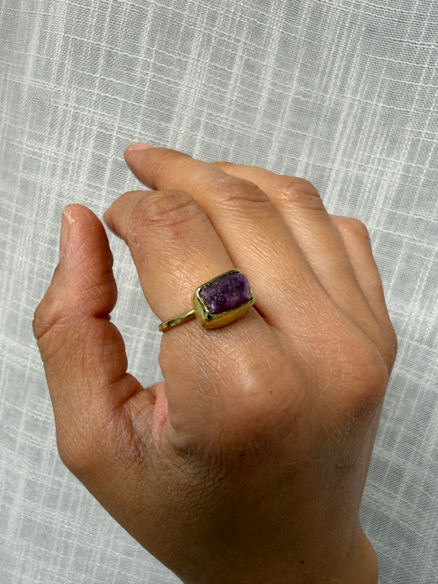 Anello Cosmo - Rubino grezzo