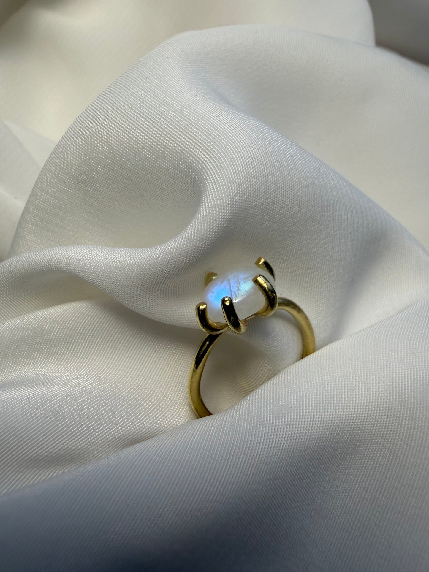 Anello con griffe - Labradorite bianca