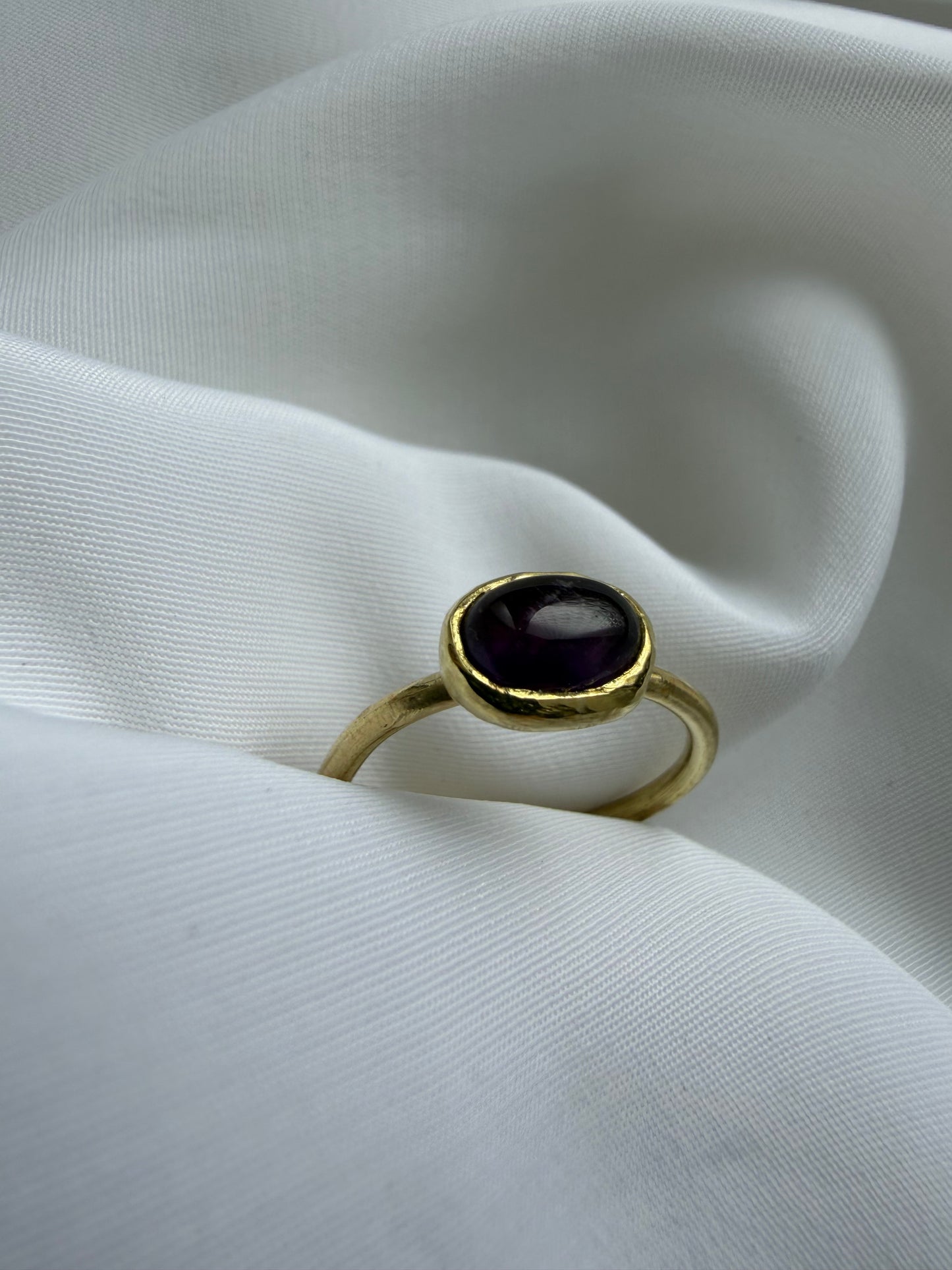 Anello con ametista ovale