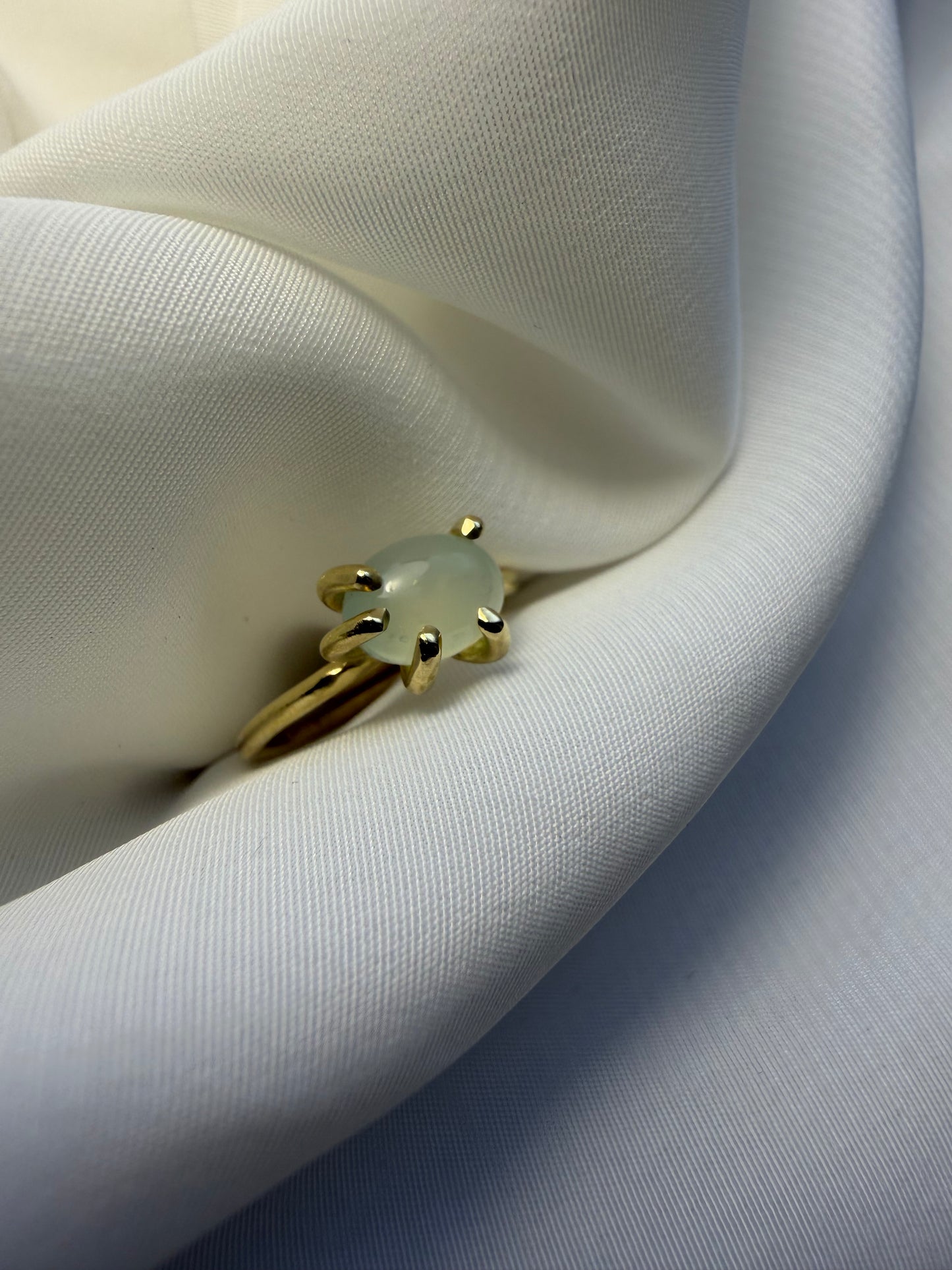 Anello con griffe - Calcedonio