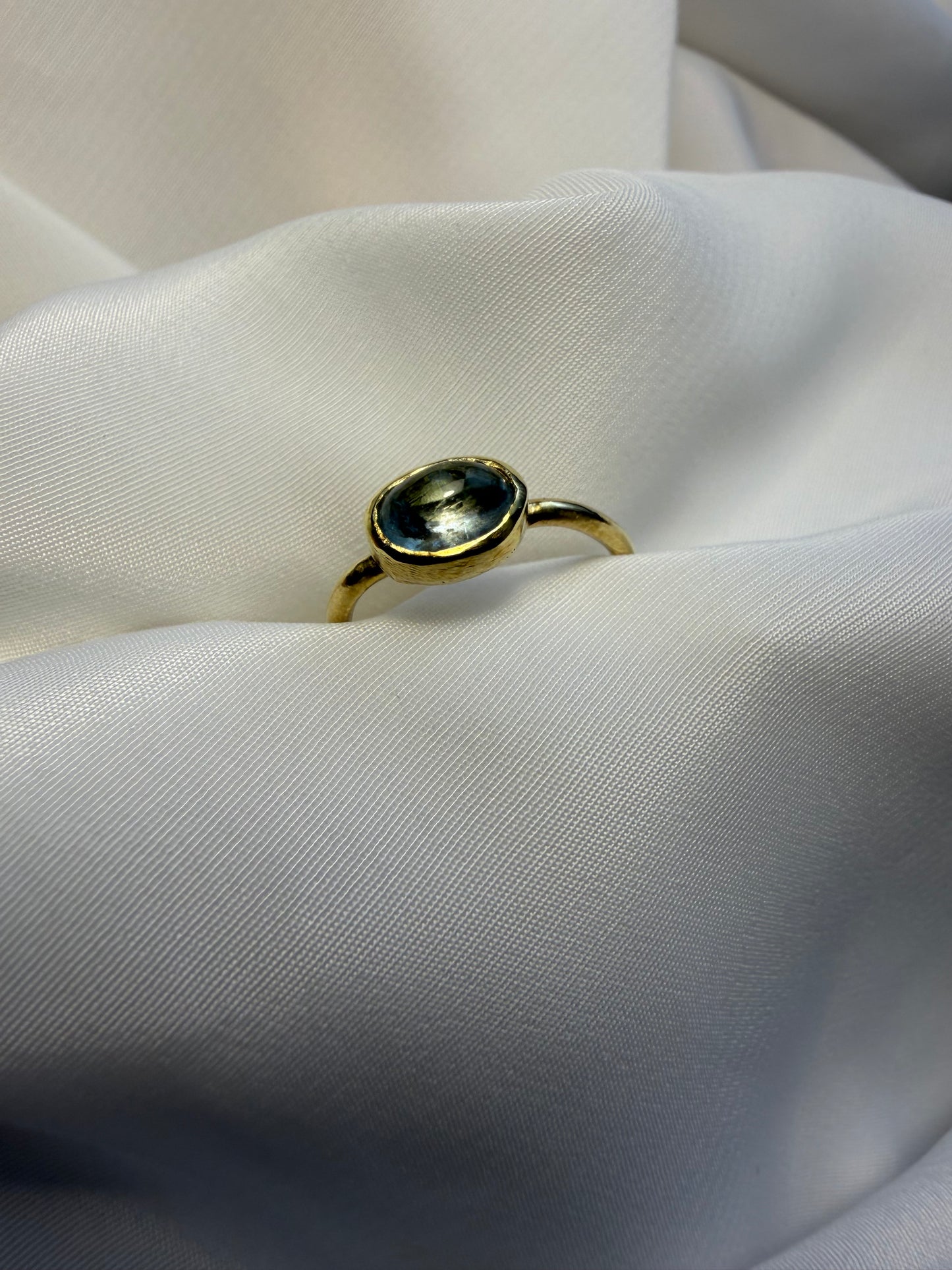 Anello con acquamarina