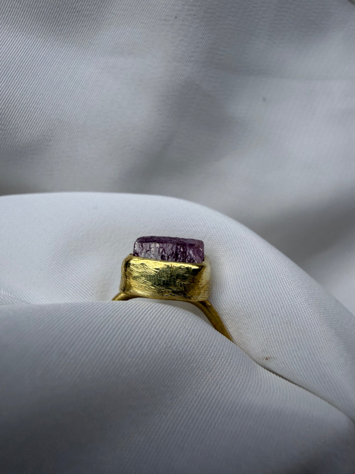 Anello Cosmo - Rubino grezzo
