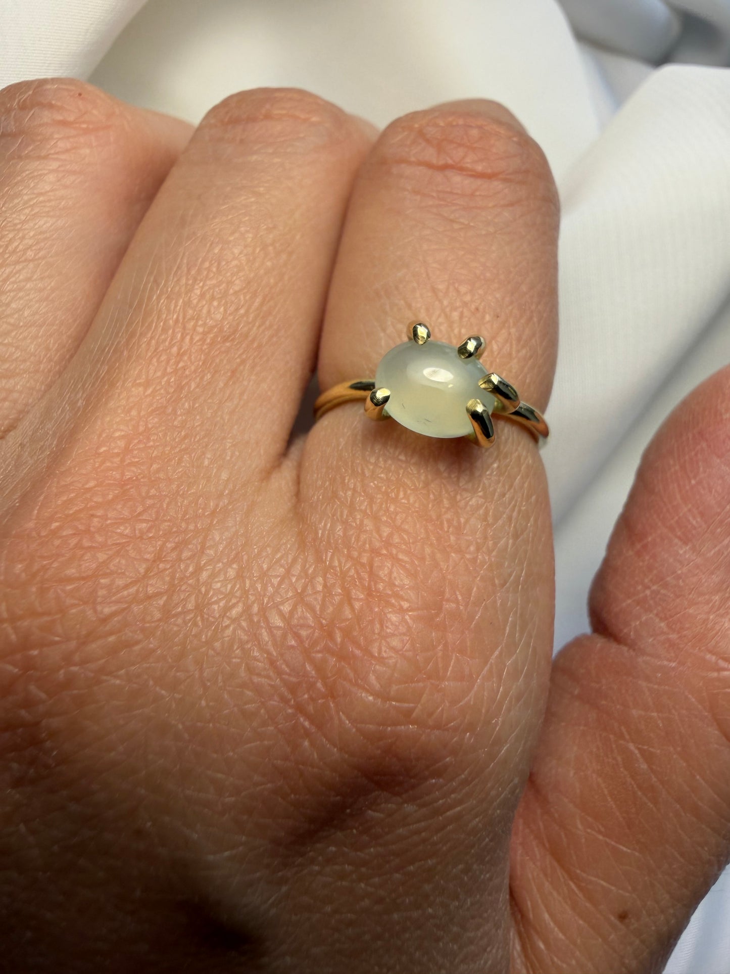 Anello con griffe - Calcedonio