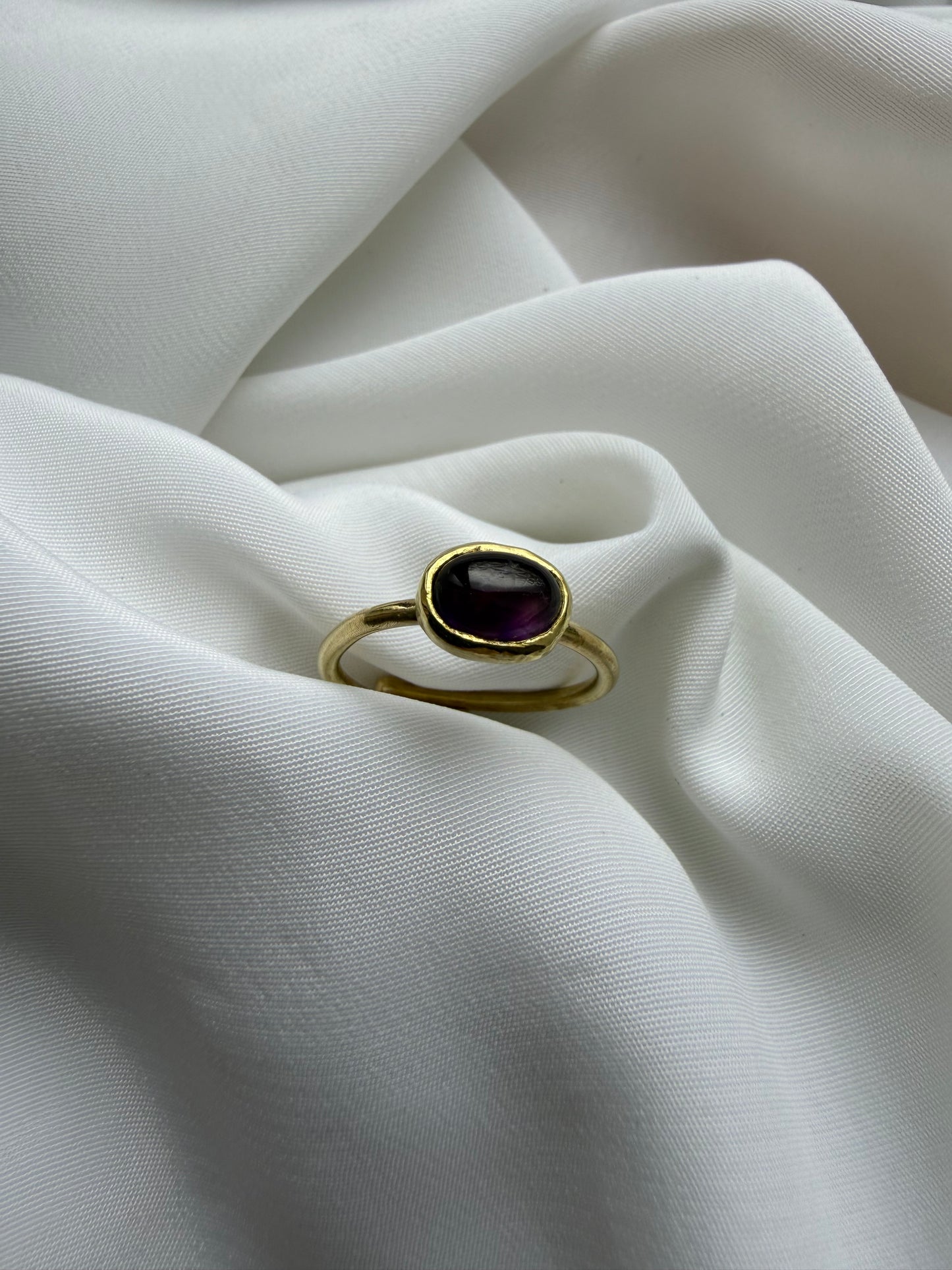 Anello con ametista ovale
