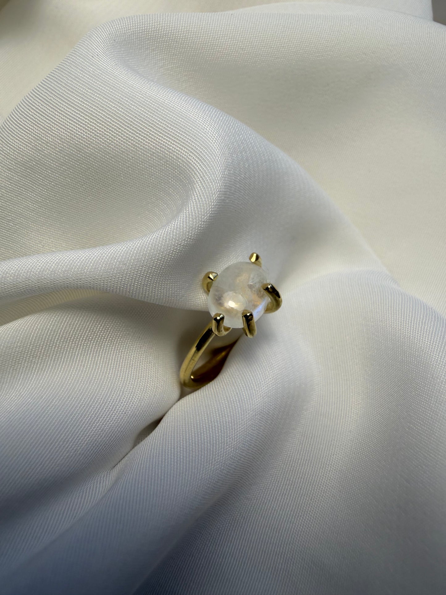 Anello con griffe - Labradorite bianca