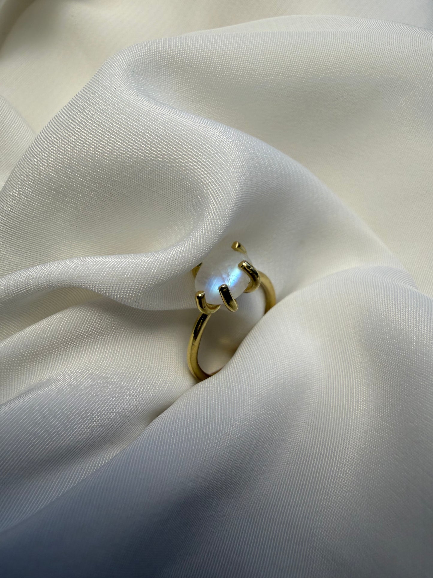 Anello con griffe - Labradorite bianca