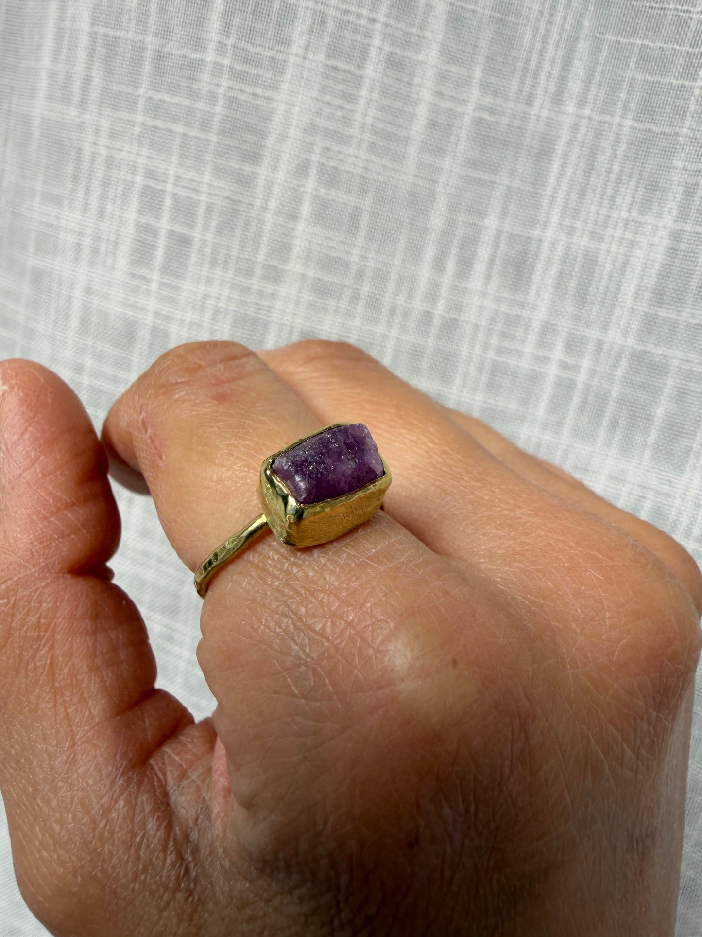 Anello Cosmo - Rubino grezzo
