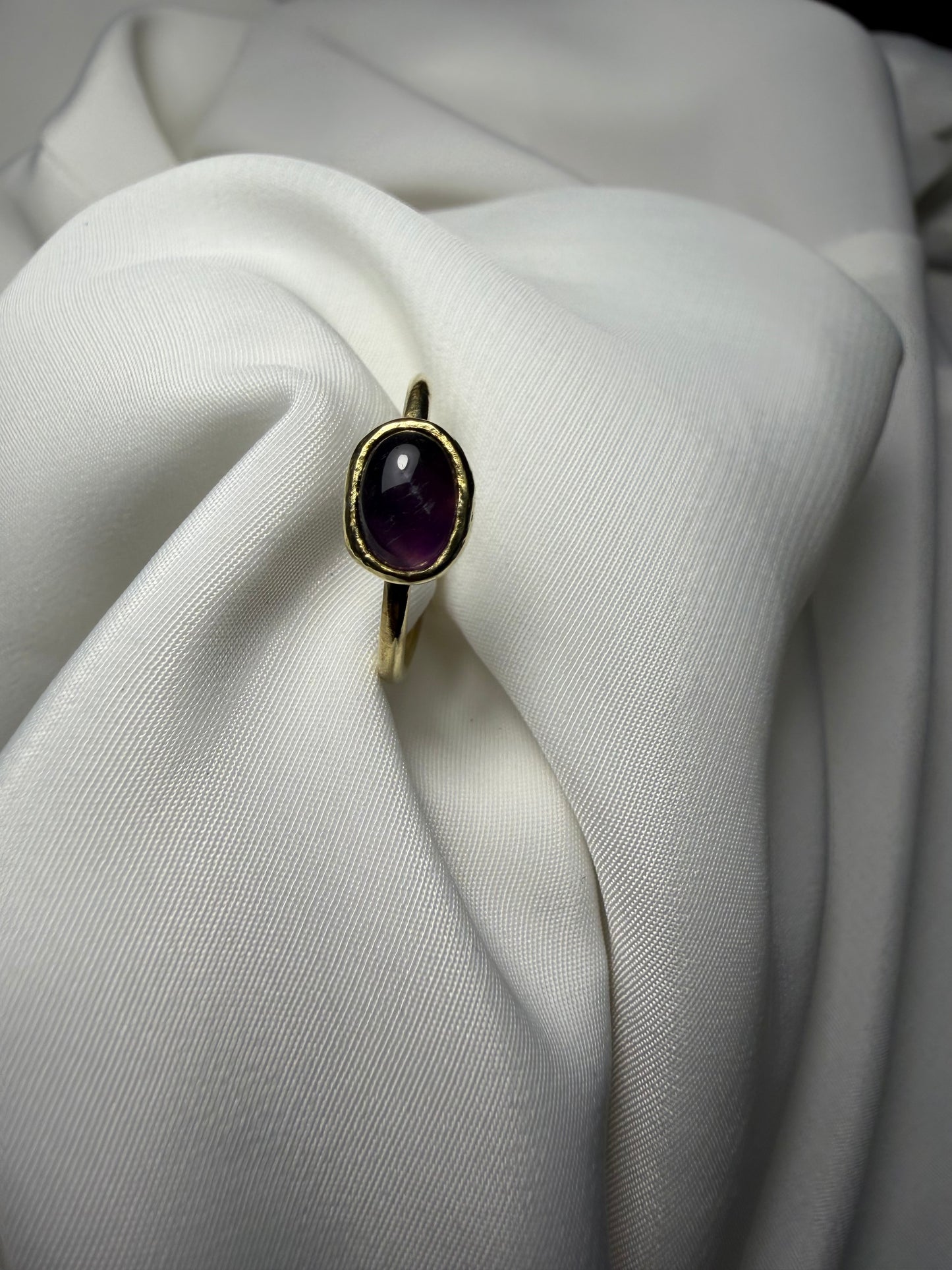 Anello con ametista ovale