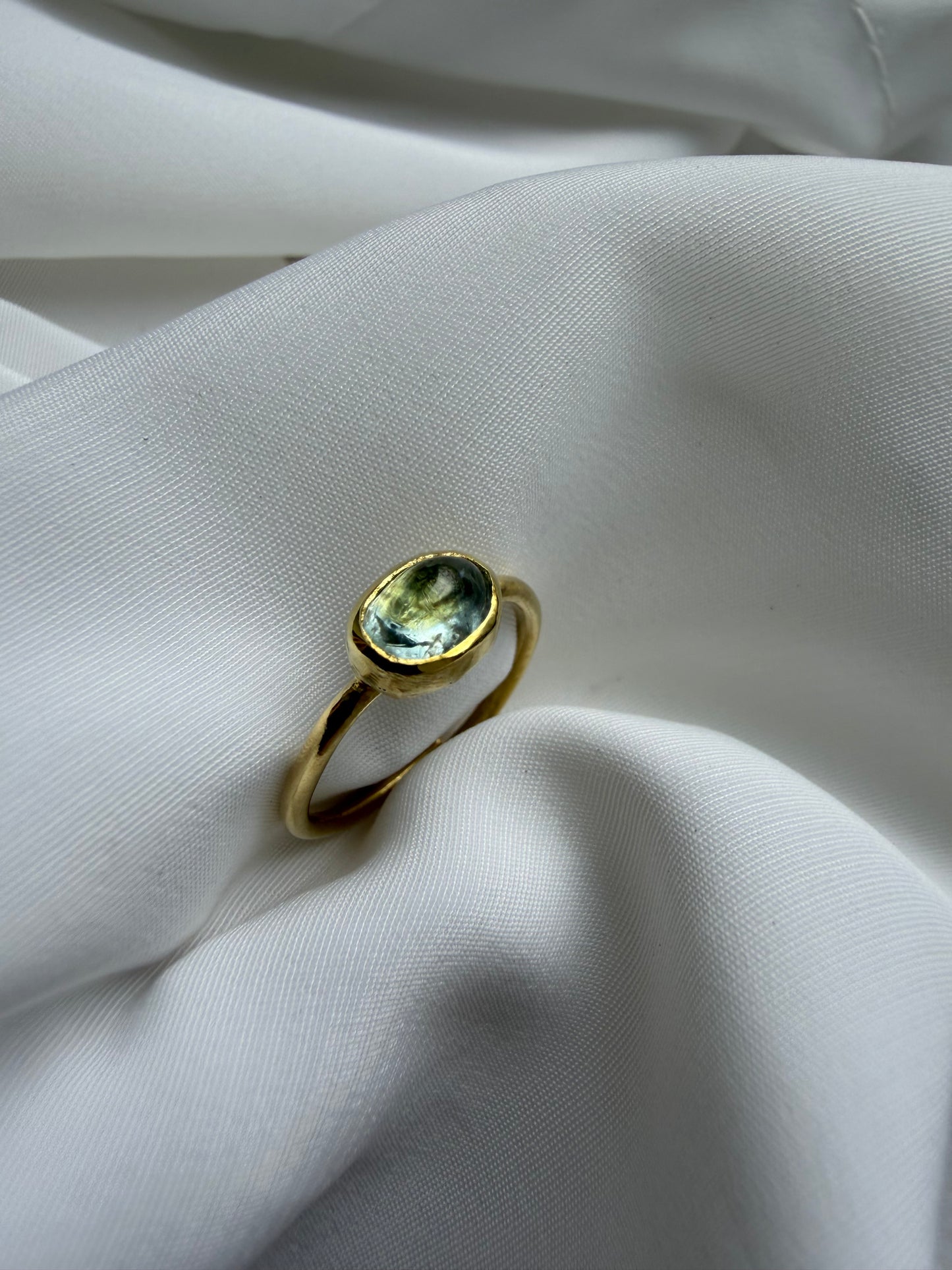 Anello con acquamarina