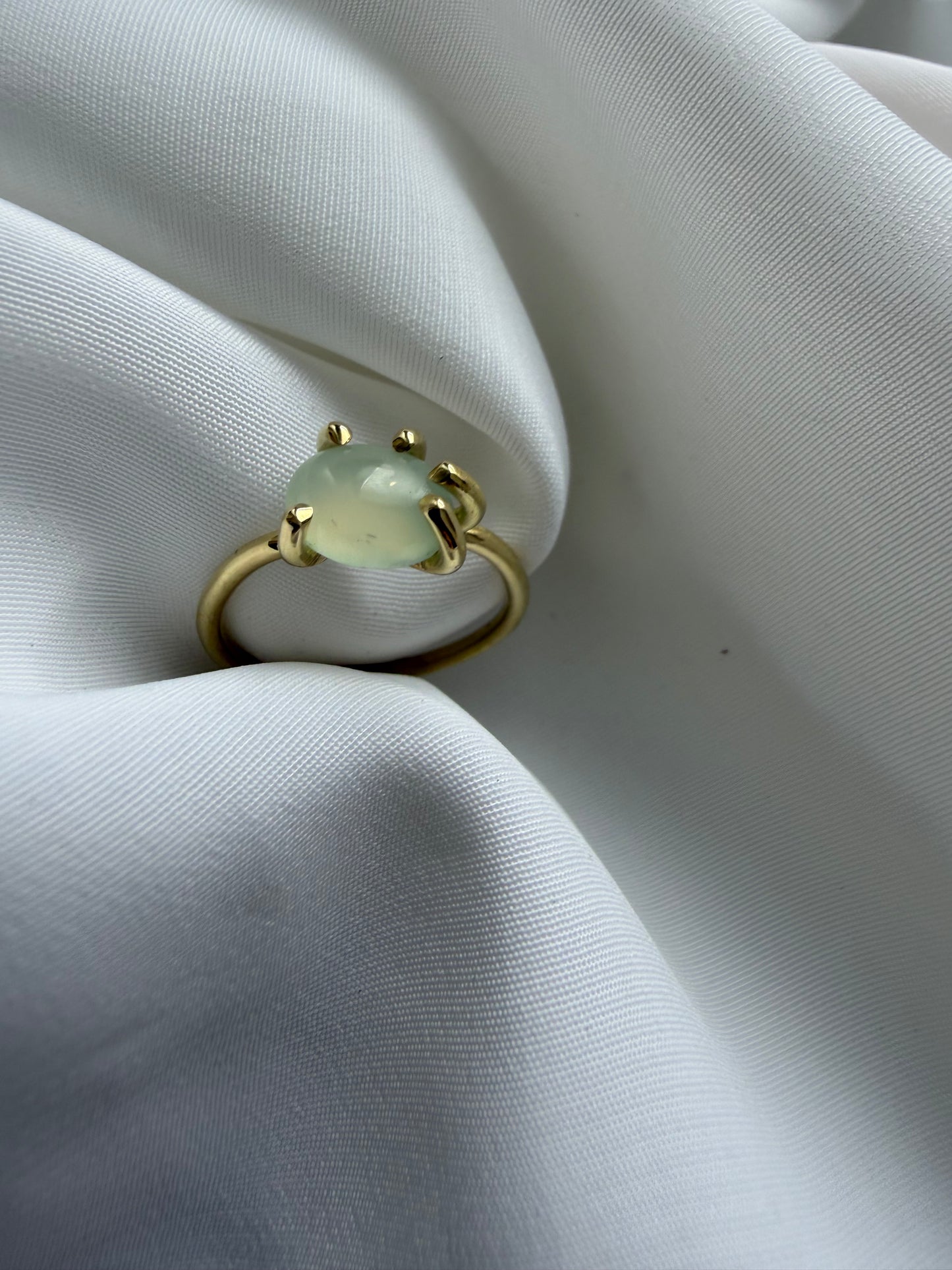 Anello con griffe - Calcedonio
