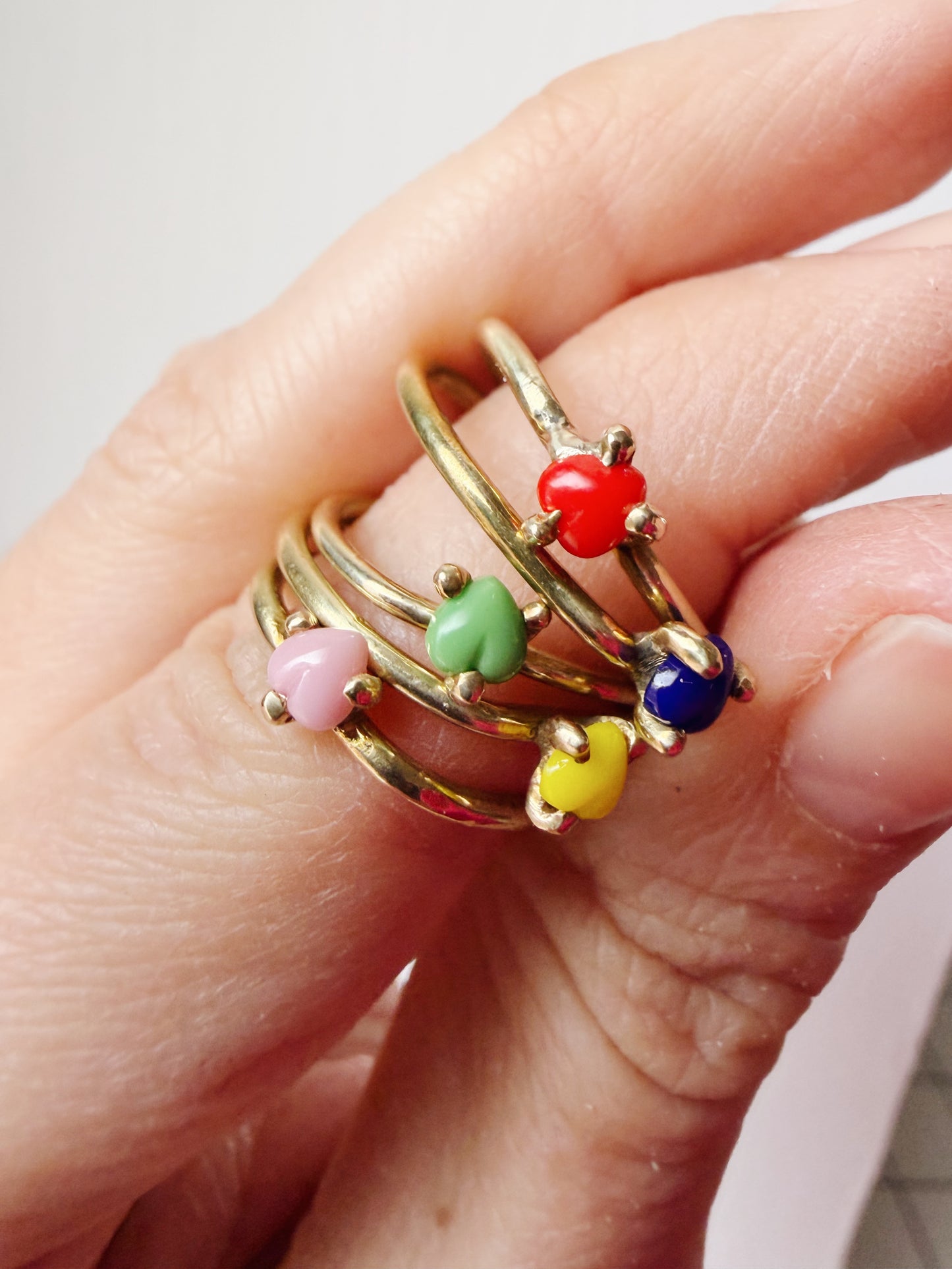 Anello minicuore colorato