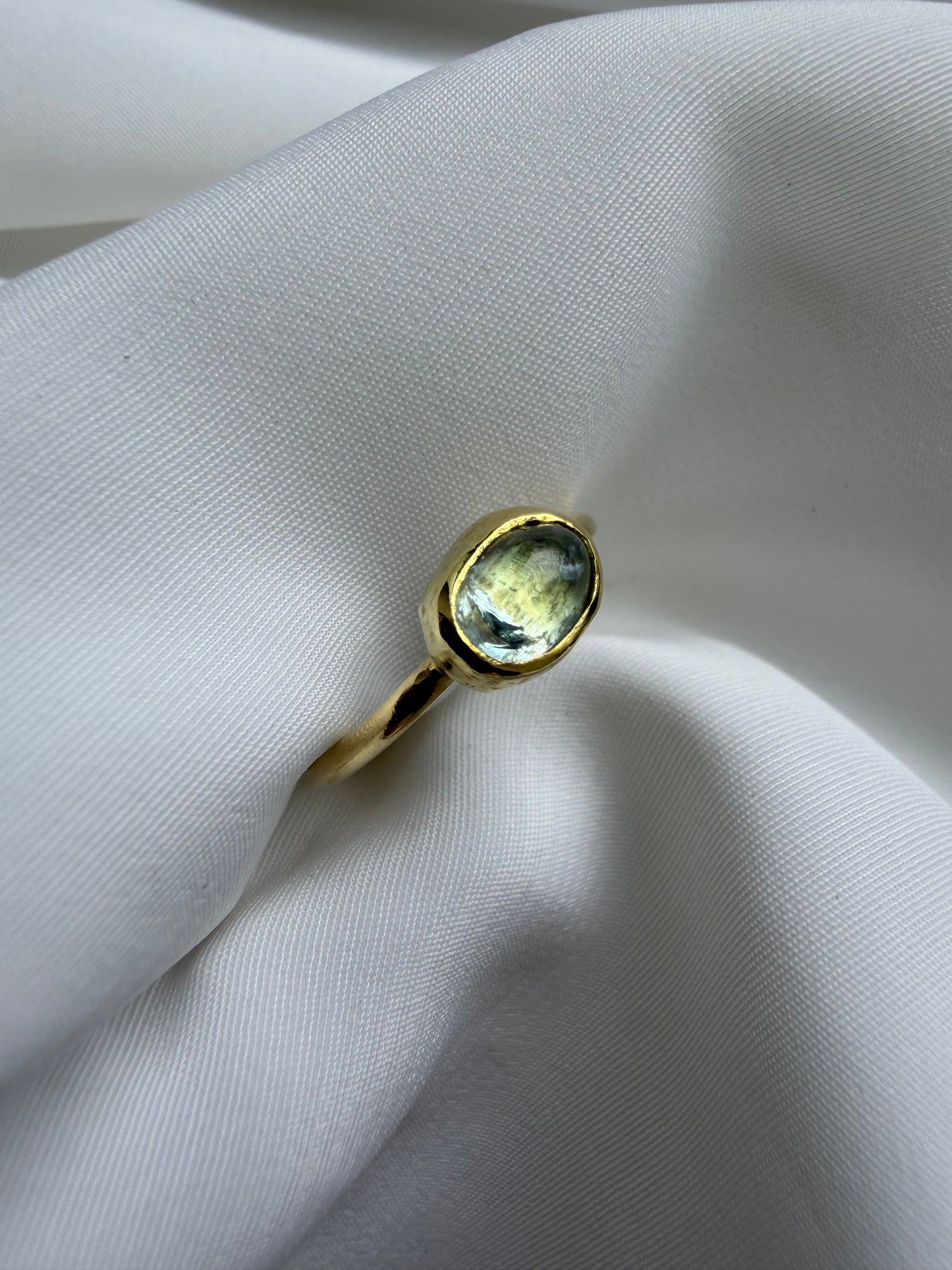 Anello con acquamarina