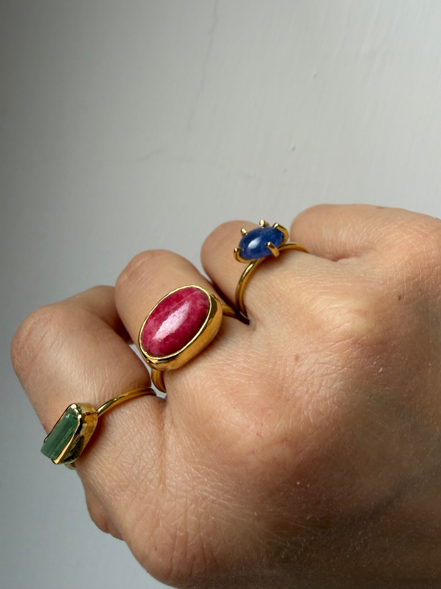 Anello con Thulite
