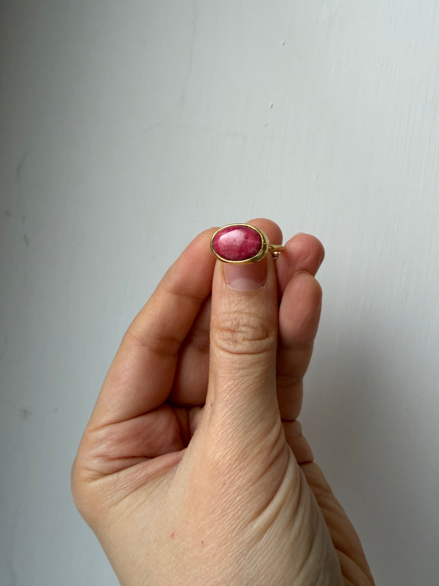 Anello con Thulite