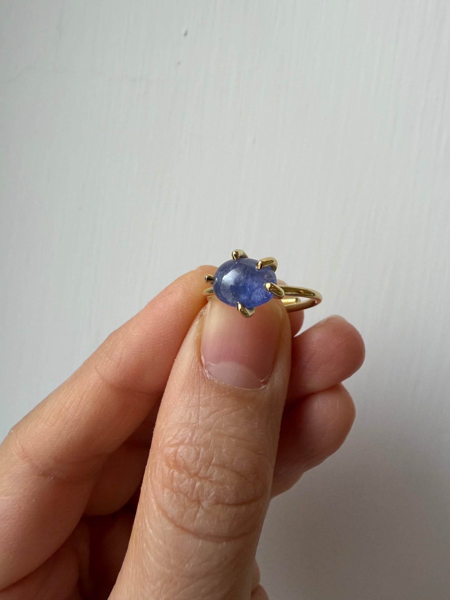 Anello con griffe - Tanzanite