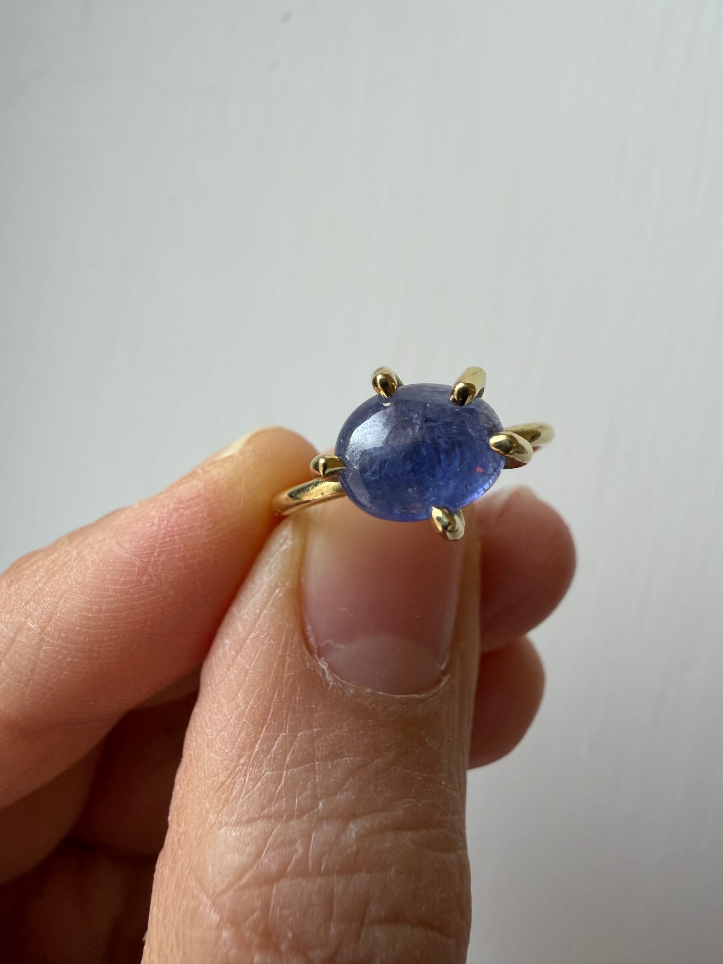 Anello con griffe - Tanzanite