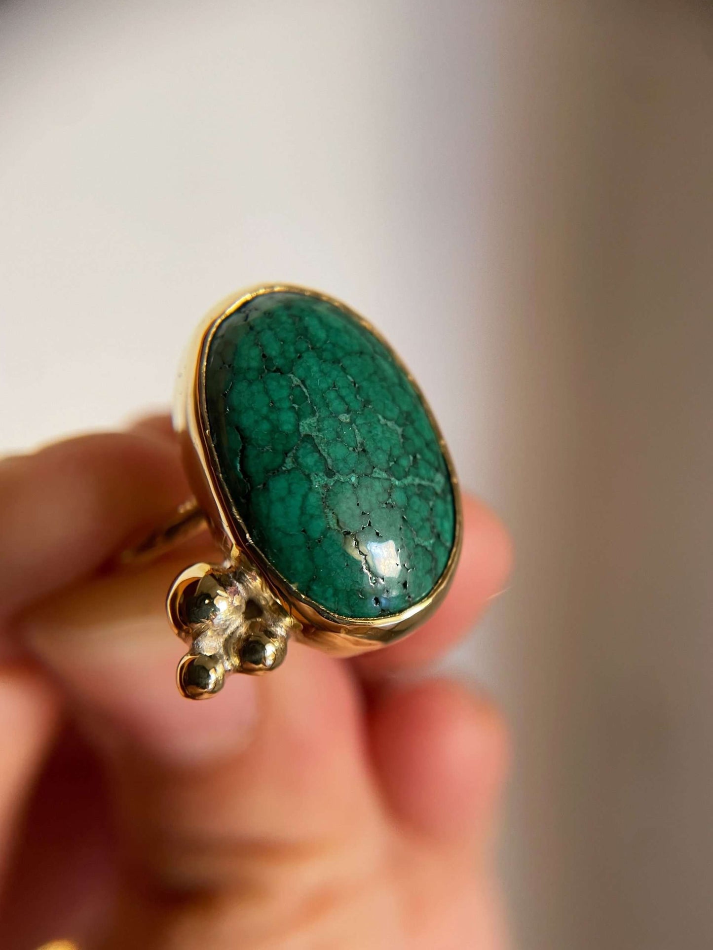 Anello BIG cosmo con malachite