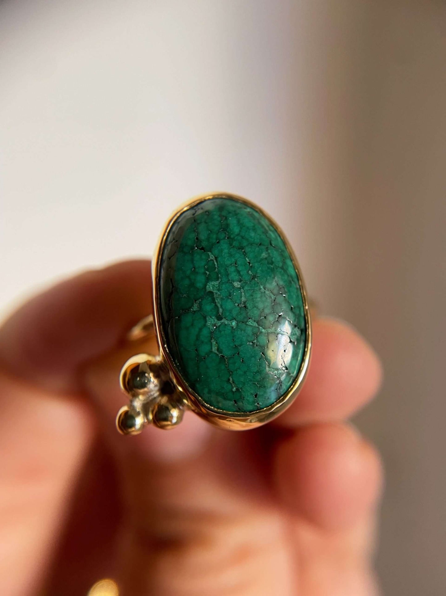 Anello BIG cosmo con malachite