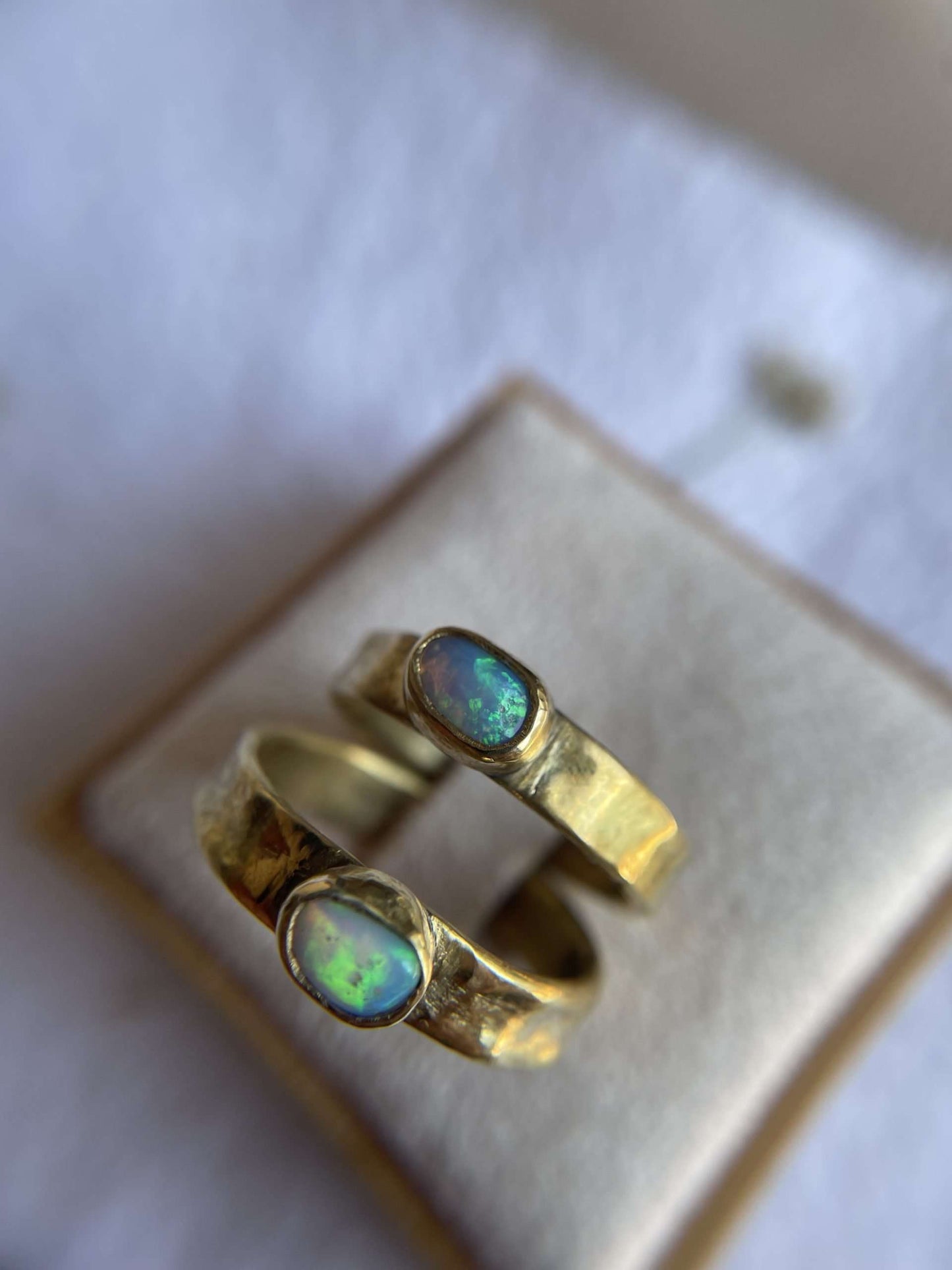 Anello opalino