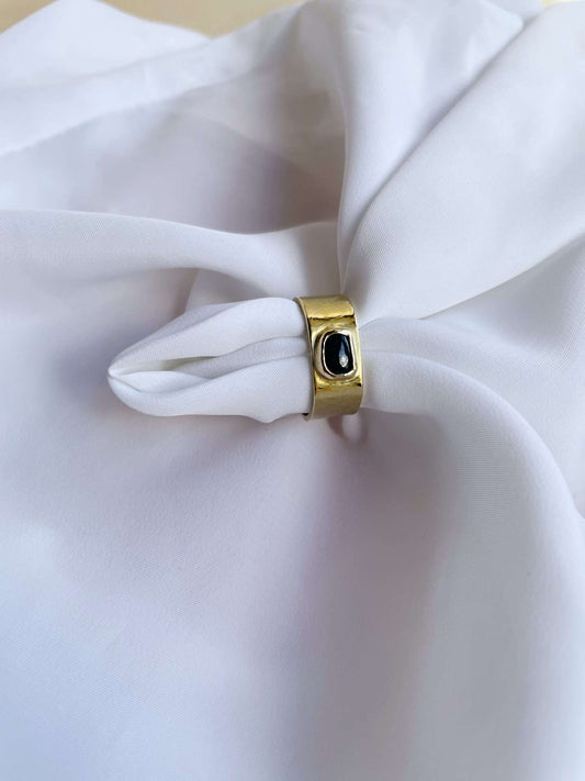 Anello a fascia con tormalina blu grezza