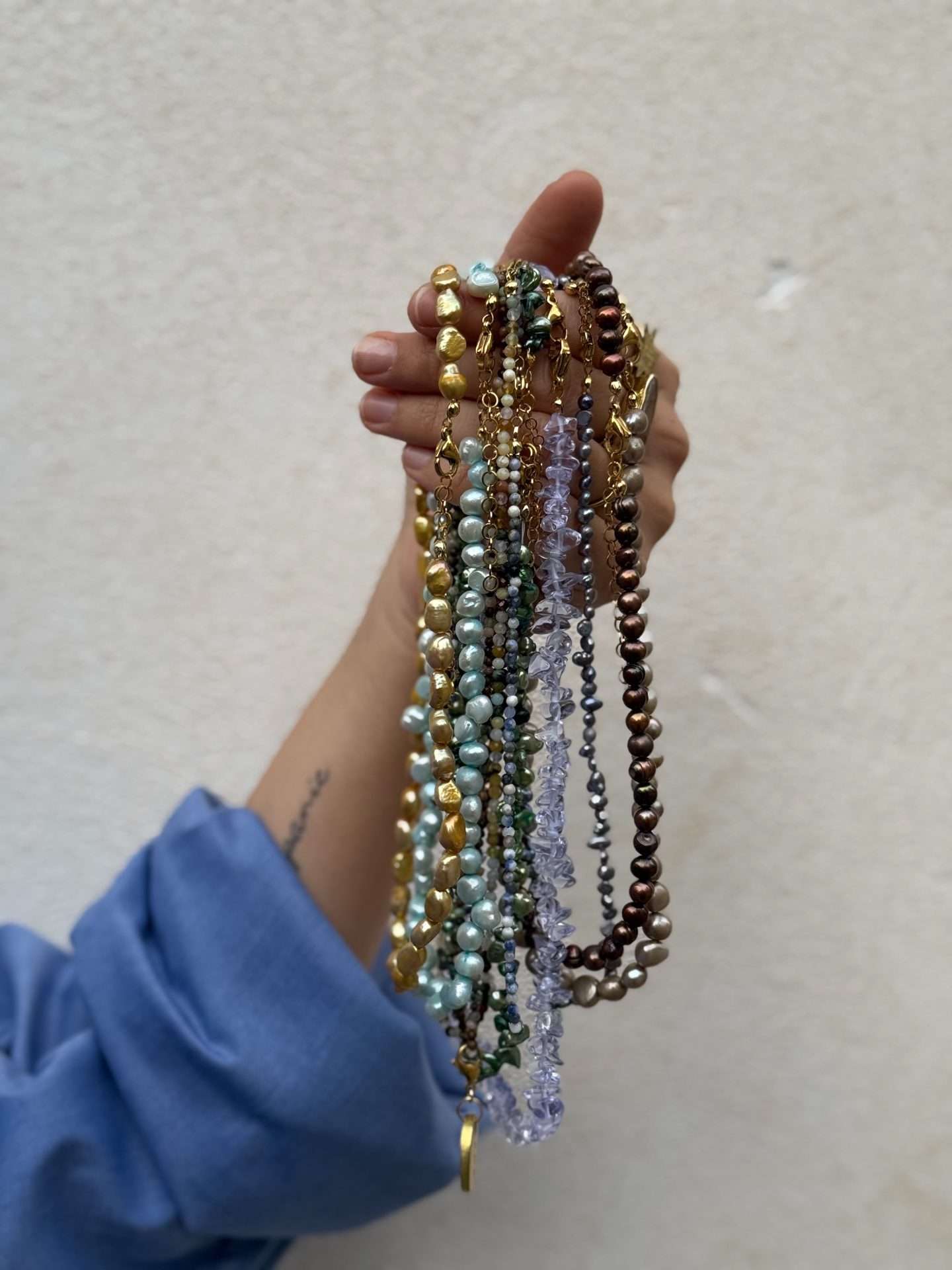 Collana di perle colorate