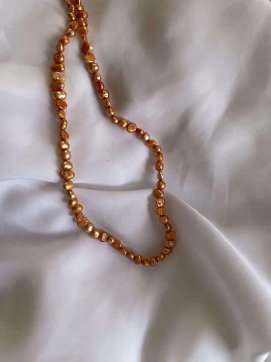 Collana di perle colorate