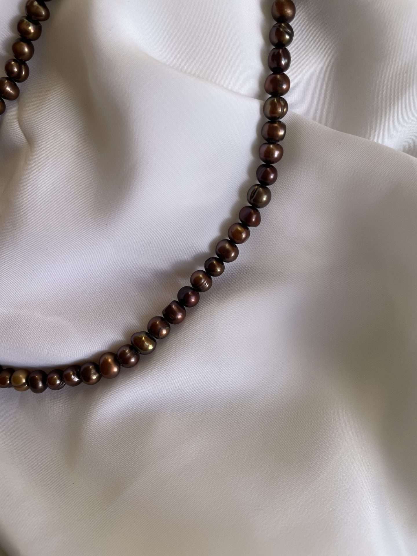 Collana di perle colorate