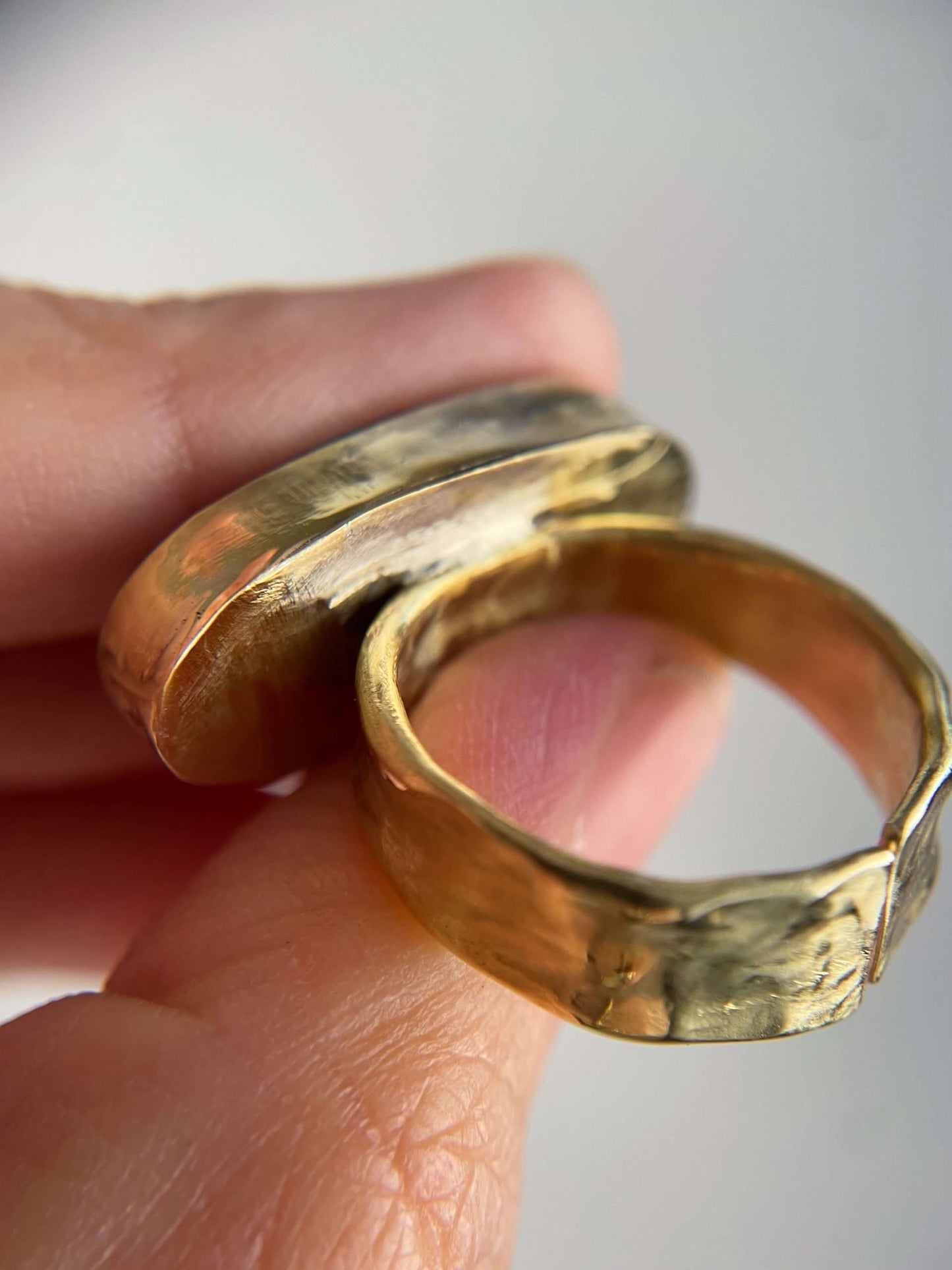 Anello BIG cosmo a fascia larga con Crysocholla