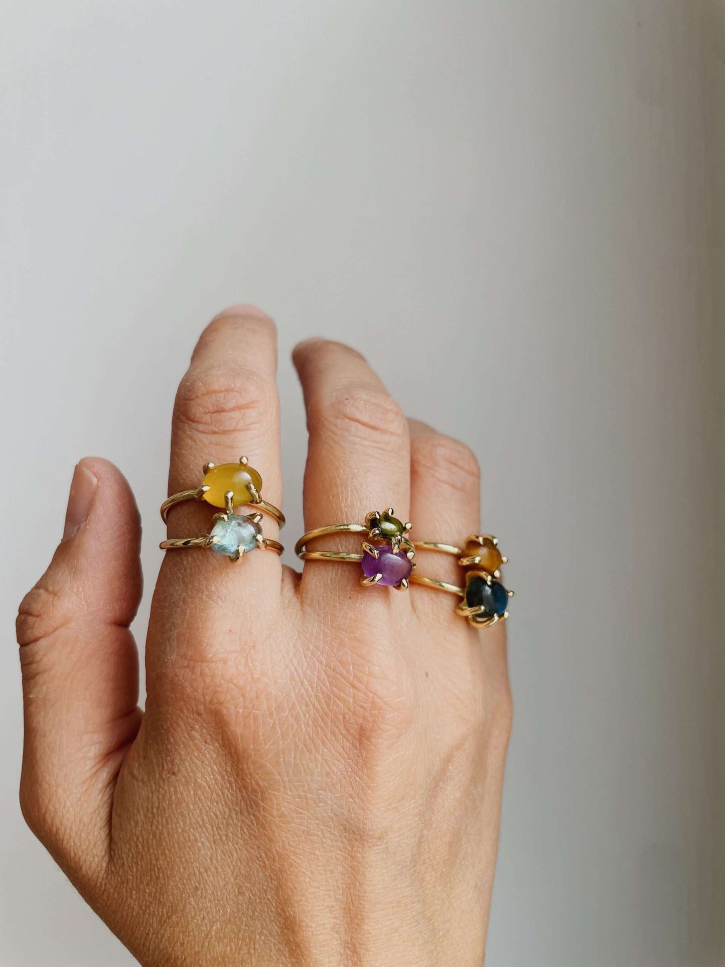 Anello con griffe - onice giallo