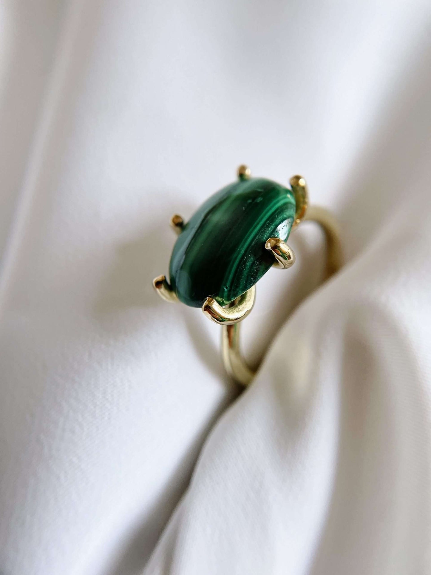 Anello con griffe - malachite