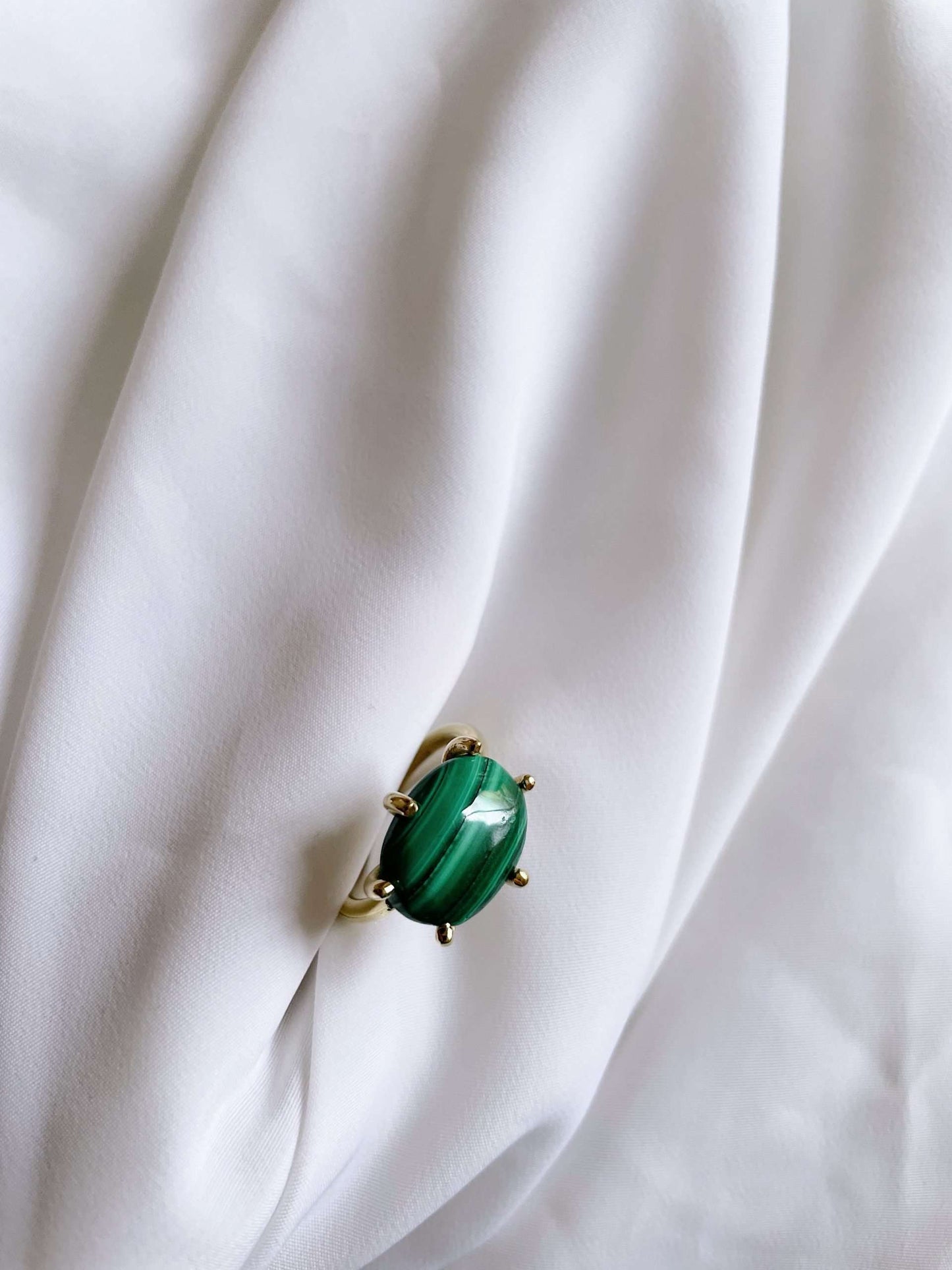 Anello con griffe - malachite