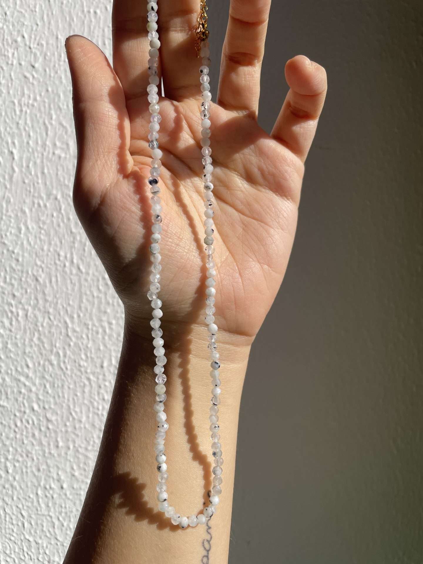 Collana con pietre colorate