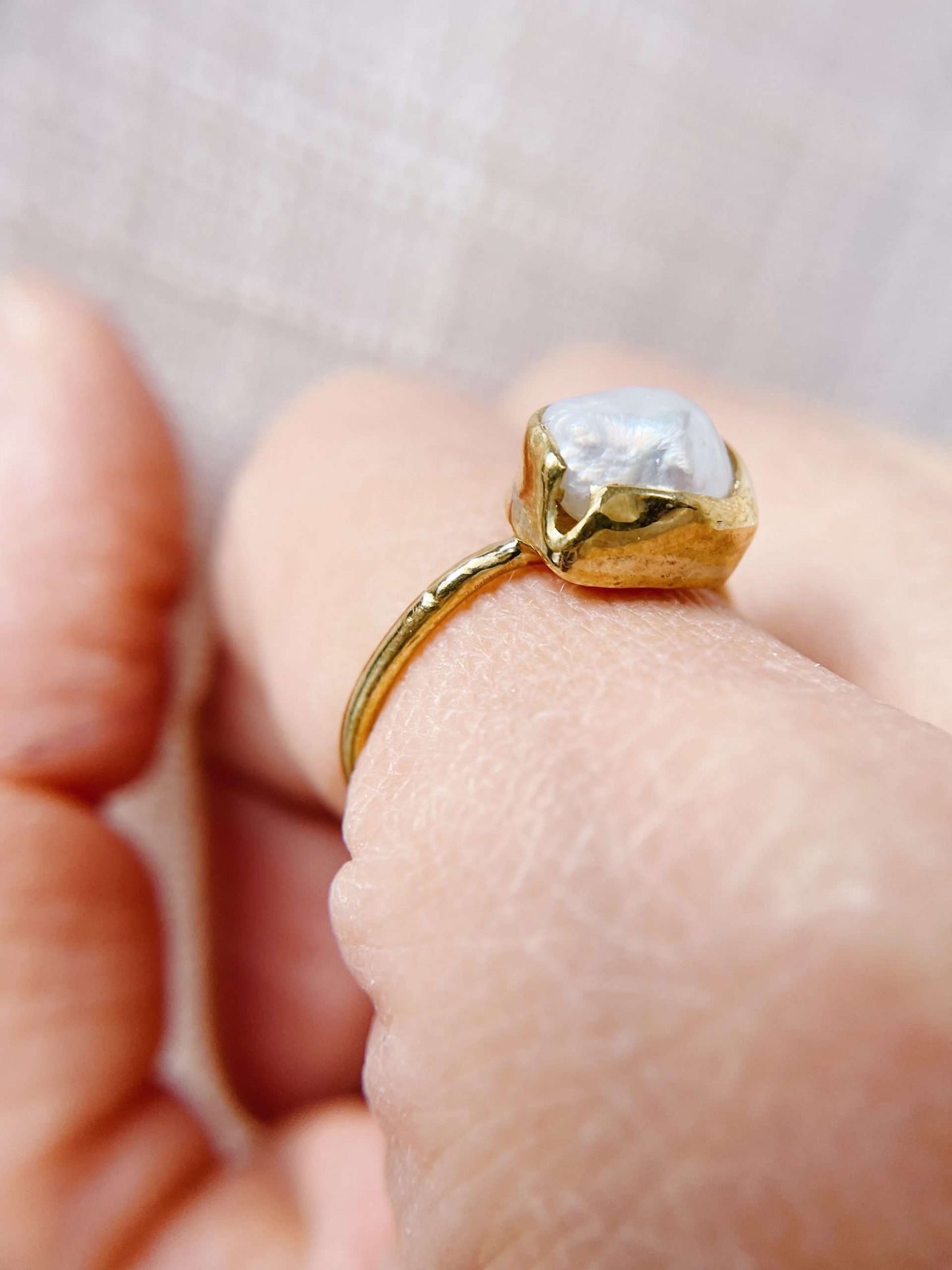 Anello cosmo irregolare - perla