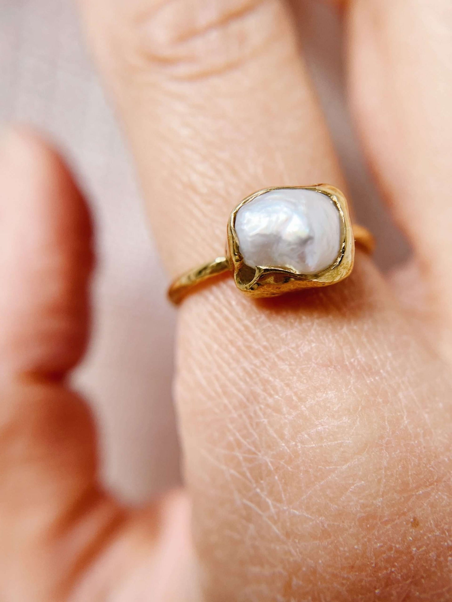 Anello cosmo irregolare - perla