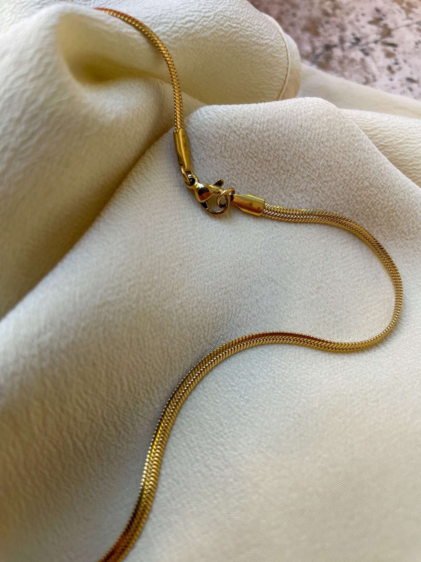 Collana piatta