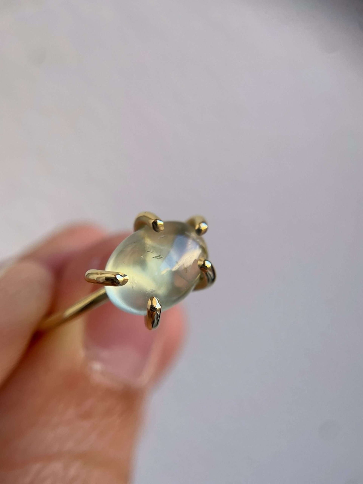 Anello con griffe - Phrenite